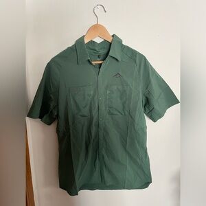 Nike Trail DRI-FIT UV Short Sleeve Button Up Green Men's Size Small HV2164-323